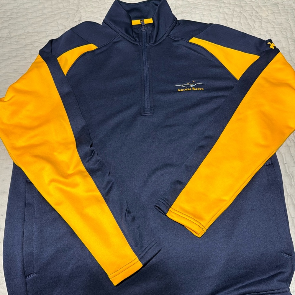 Men’s, Under Armour, quarter zip size medium